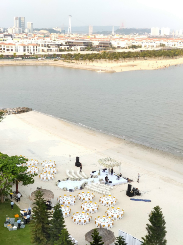 Chi Phi To Chuc Dam Cuoi O Bai Bien 2