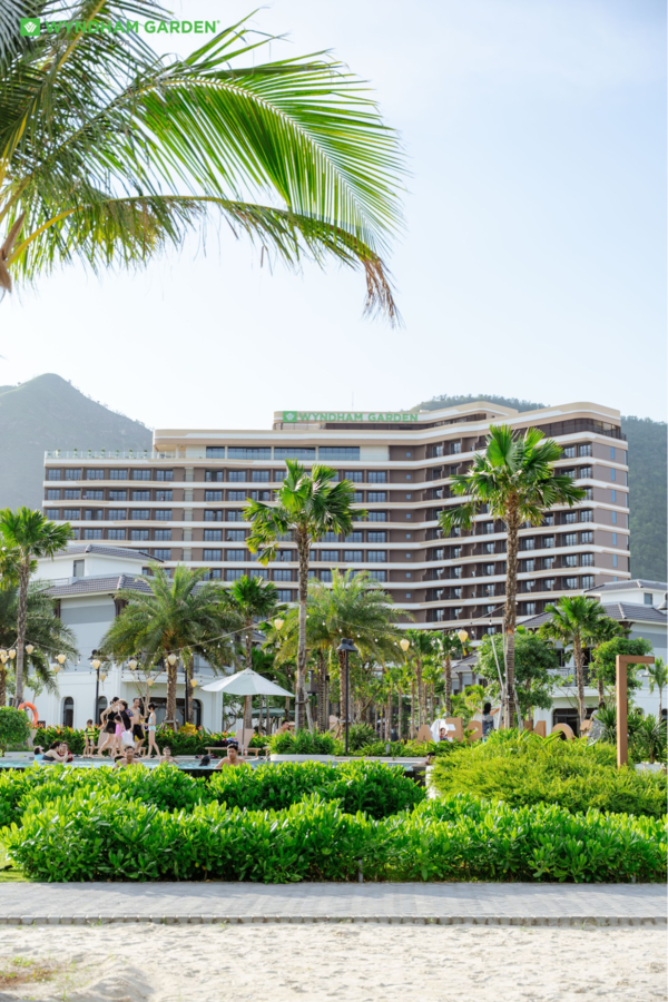 Chi Phi To Chuc Dam Cuoi O Bai Bien 5