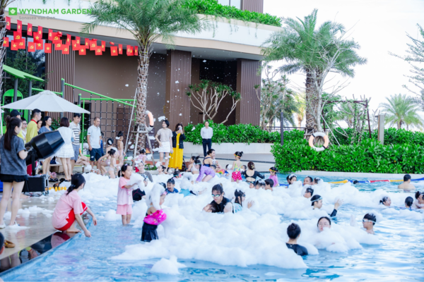 Chi Phi To Chuc Dam Cuoi O Bai Bien 8