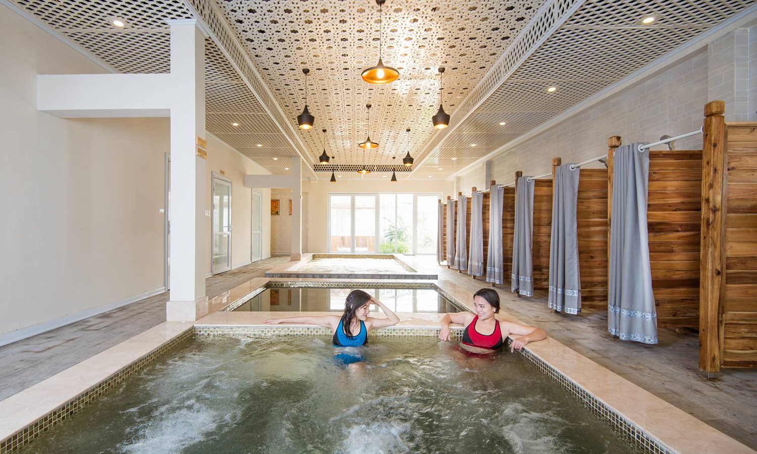 Khoáng Nóng Vườn Vua Resort