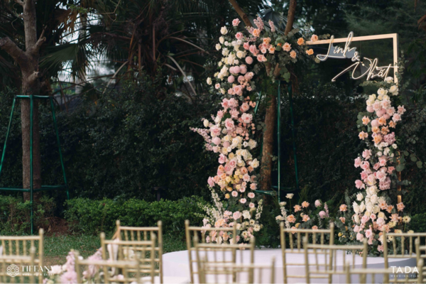 Trang Tri Tiec Cuoi Ngoai Troi 2