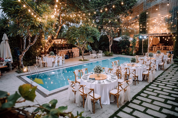 Trang Tri Tiec Cuoi Ngoai Troi 6