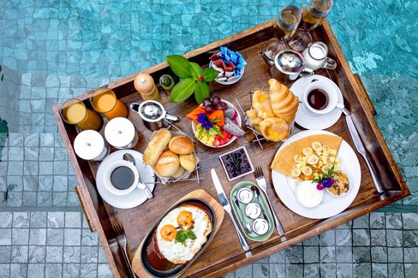 Floating Breakfast 1