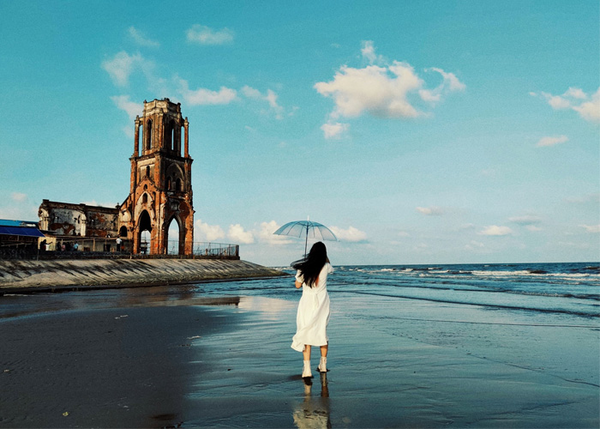 Nhà Thờ Đổ Ven Biển Tạo Điểm Nhấn Độc Đáo Cho Hải Hậu