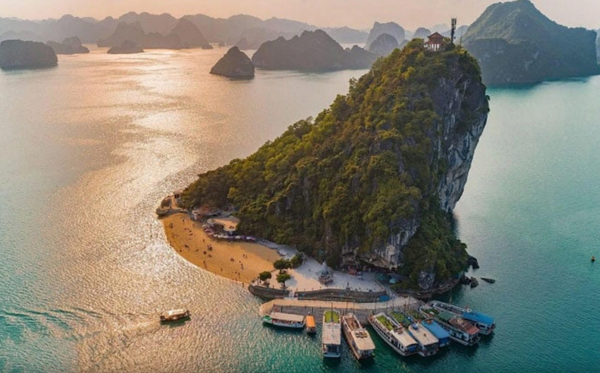Bãi Tắm Đảo Ti Tốp