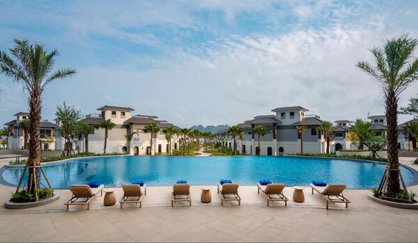 Bể Bơi Ngoài Trời 