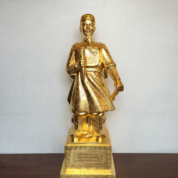 Tượng Trần Hưng Đạo Mạ Vàng