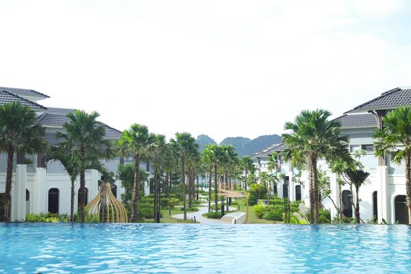 Bể Bơi Vô Cực