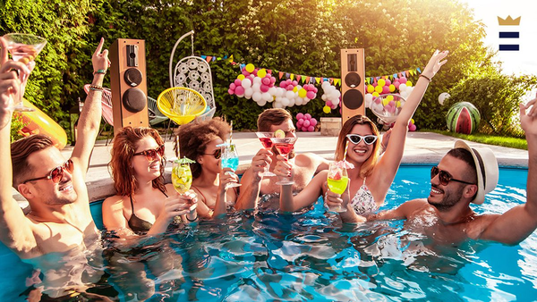 Pool Party Là Hình Thức Tiệc Tổ Chức Bên Hồ Bơi