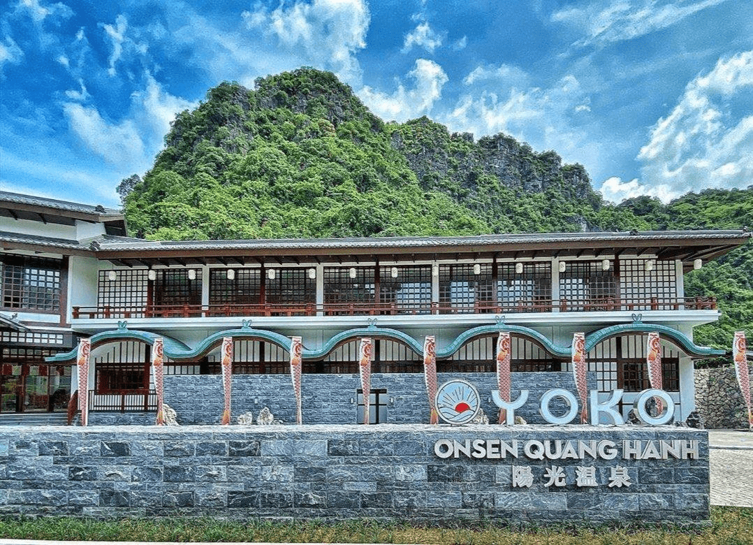 Yoko Onsen Quang Hanh