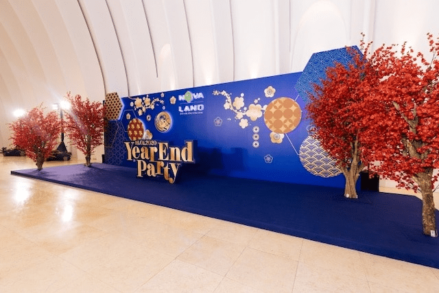 Thiết Kế Backdrop Mang Hơi Hướng Retro Cổ Điển Cho Buổi Tiệc