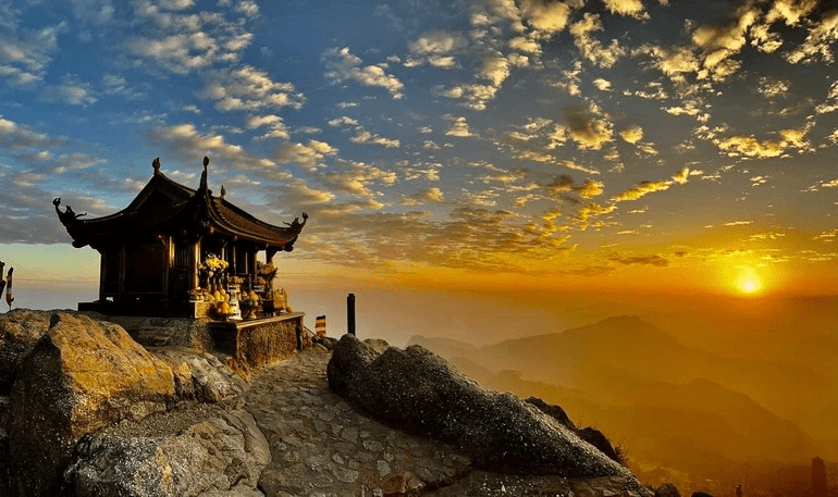 Quần Thể Yên Tử - Hành Trình Về Miền Đất Phật Thiêng Liêng