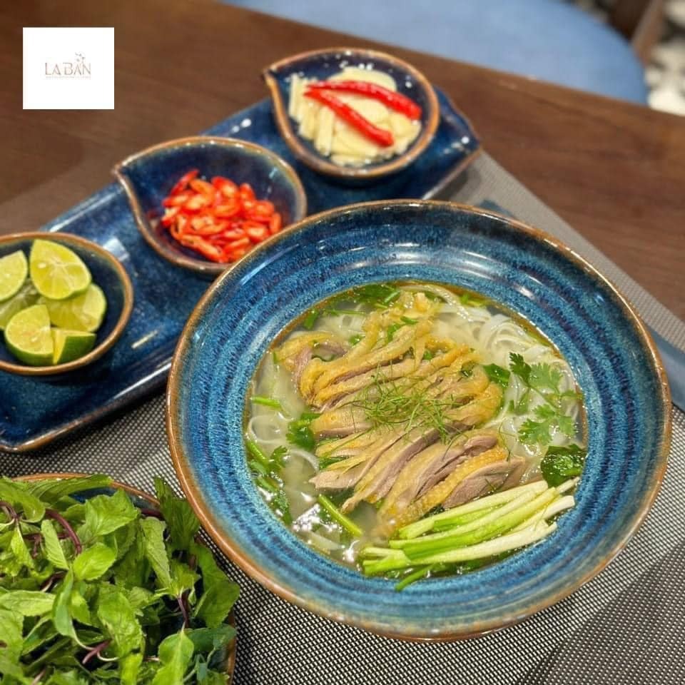 Nhà Hàng La Bàn 