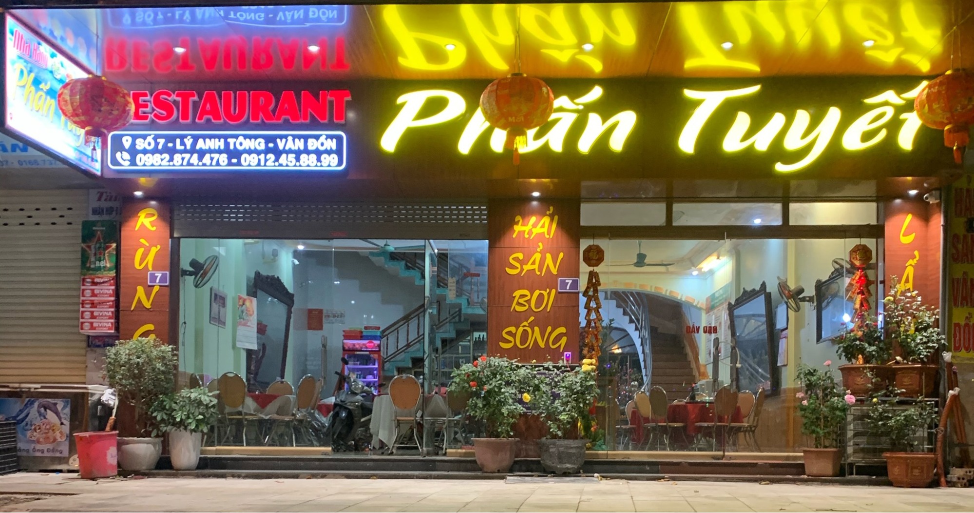 Nhà Hàng Phấn Tuyết - Hải Sản Tươi, Không Gian Lịch Sự