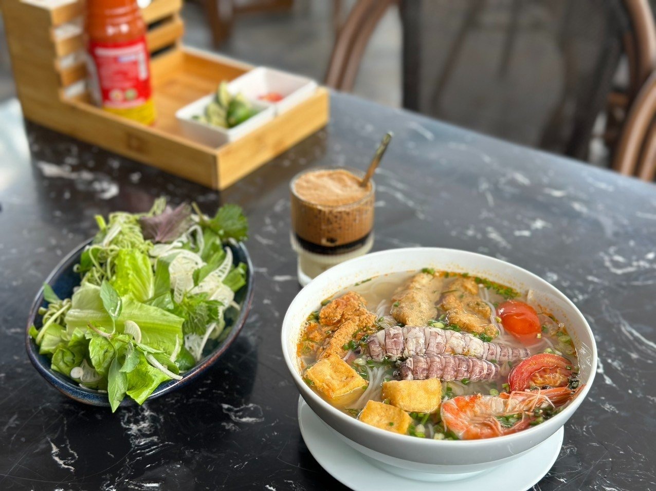 Quán Tuyên Tuyết - Quán Ăn Sáng Bình Dân, Dễ Ăn