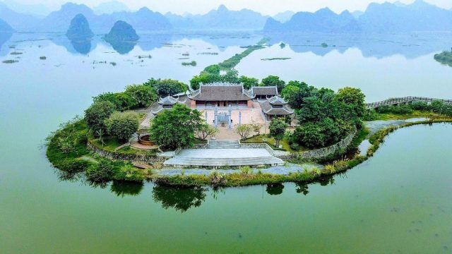 Chua Tam Chuc