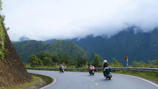 Tu Ha Noi Den Quang Ninh Mat Bao Lau 2