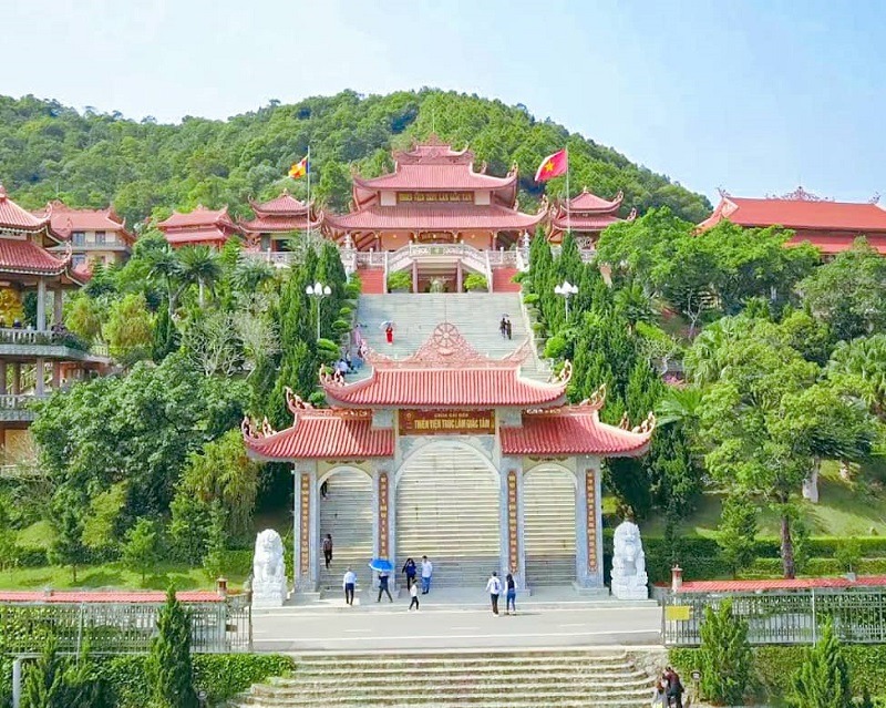 Quanh Sonasea Vân Đồn có gì chơi? Tổng hợp điểm đến không thể bỏ lỡ 11 Chua Cai Bau