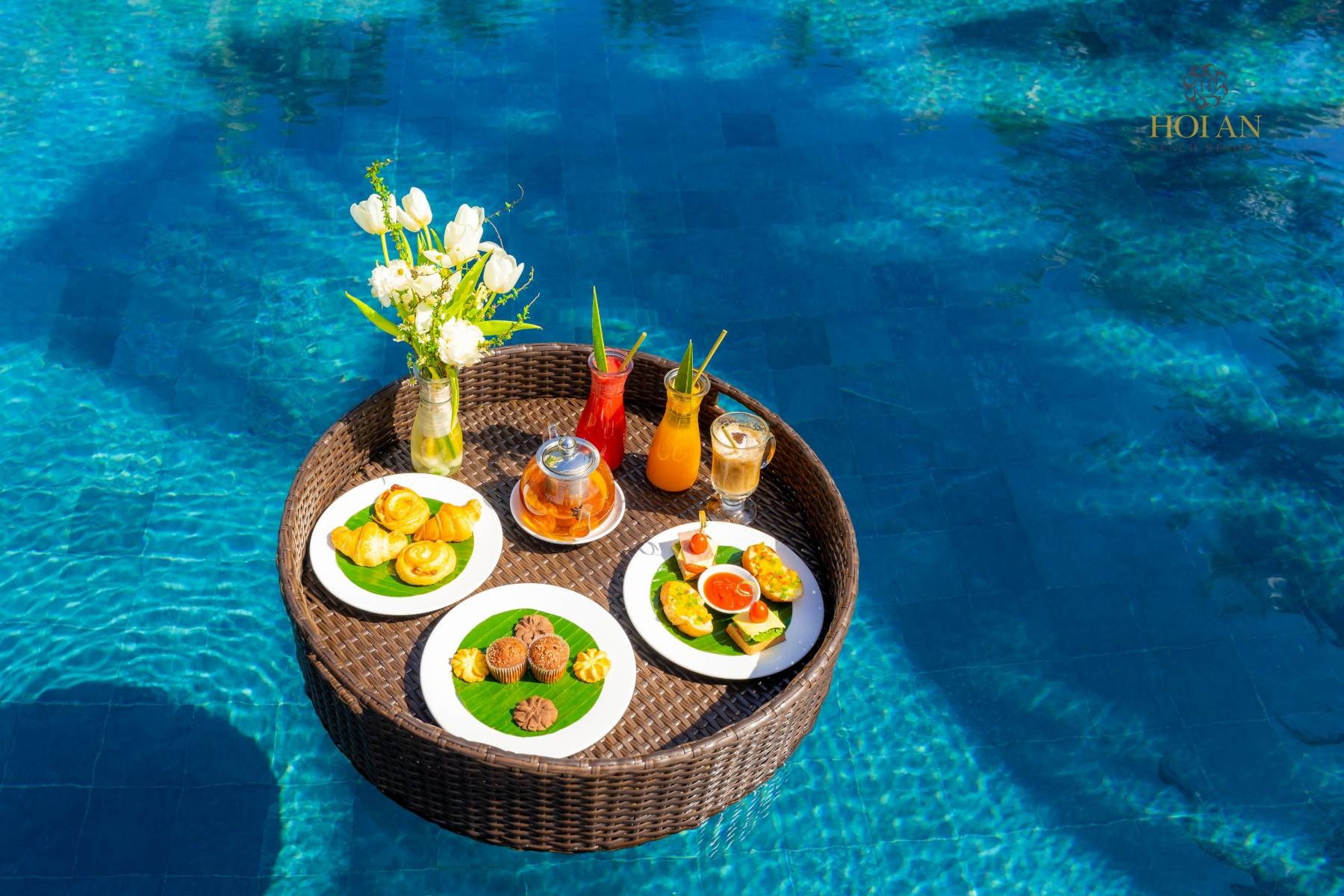 Floating Afternoon Tea - Trải nghiệm trà chiều trên mặt nước đầy sang chảnh 15 Floating Afternoon Tea 1