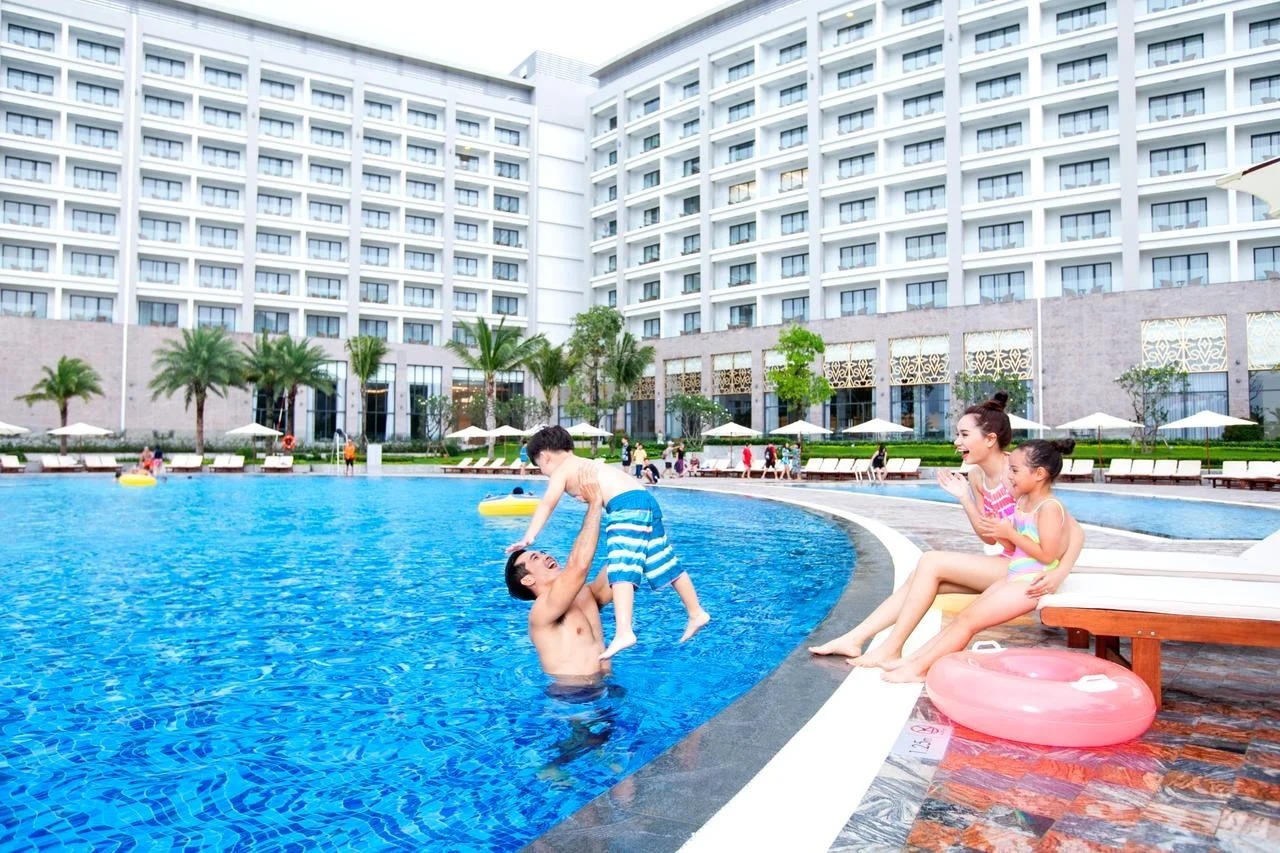 Khach San Quang Ninh Co Bai Bien Rieng 11