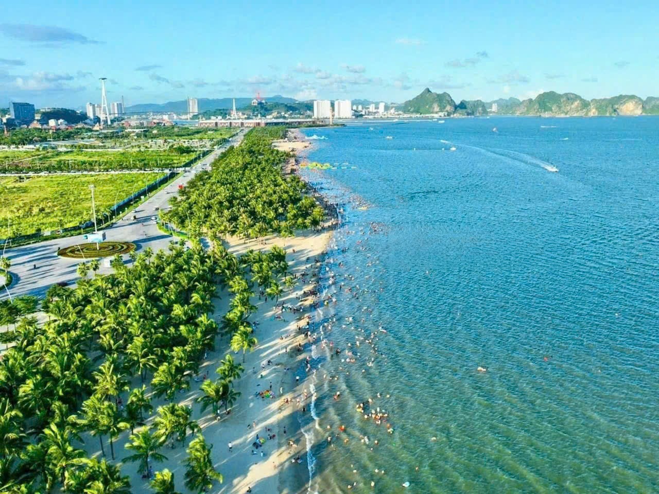 Khach San Quang Ninh Co Bai Bien Rieng 3