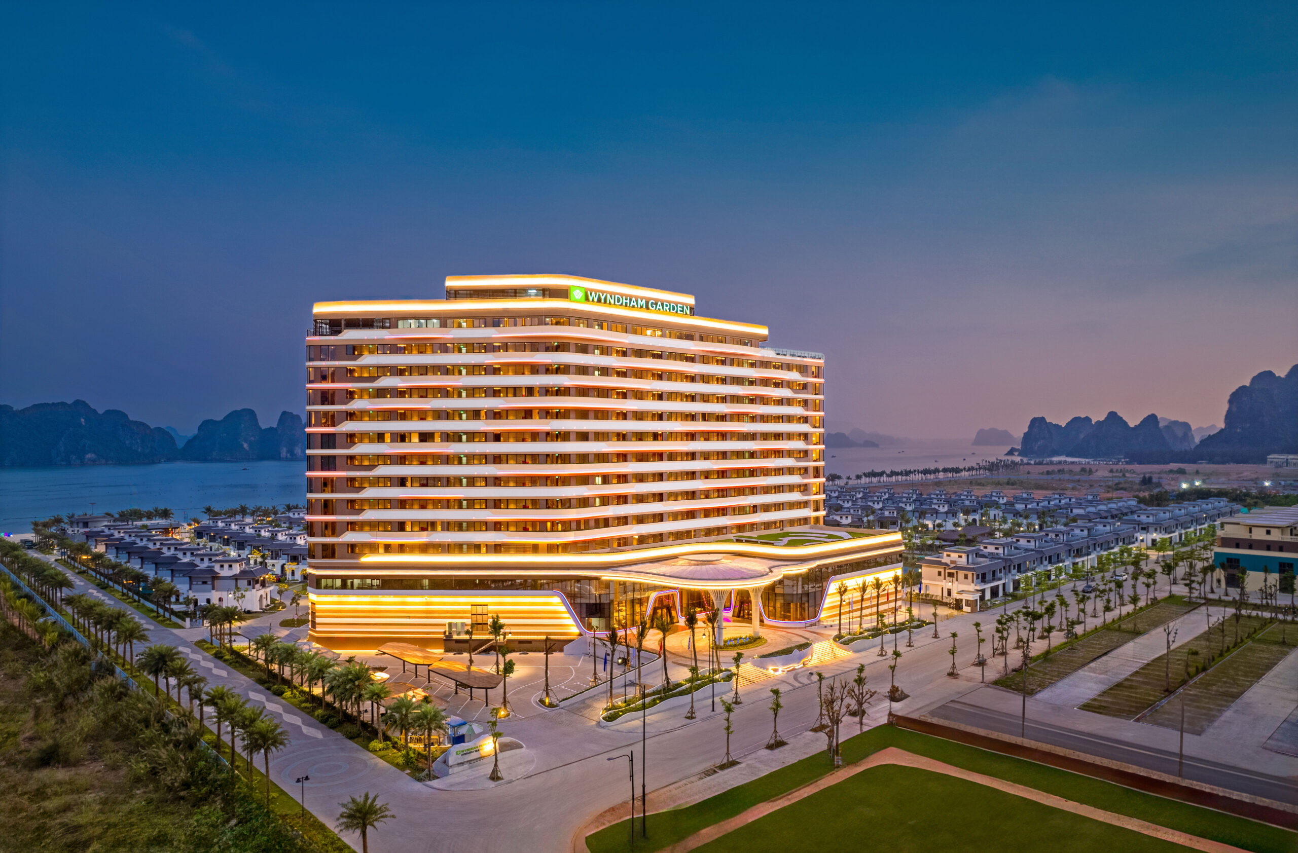 Review lịch trình du lịch Vân Đồn 2 ngày 1 đêm: Ăn gì, Chơi gì, Ở đâu? 22 Best Resort In Van Don Quang Ninh