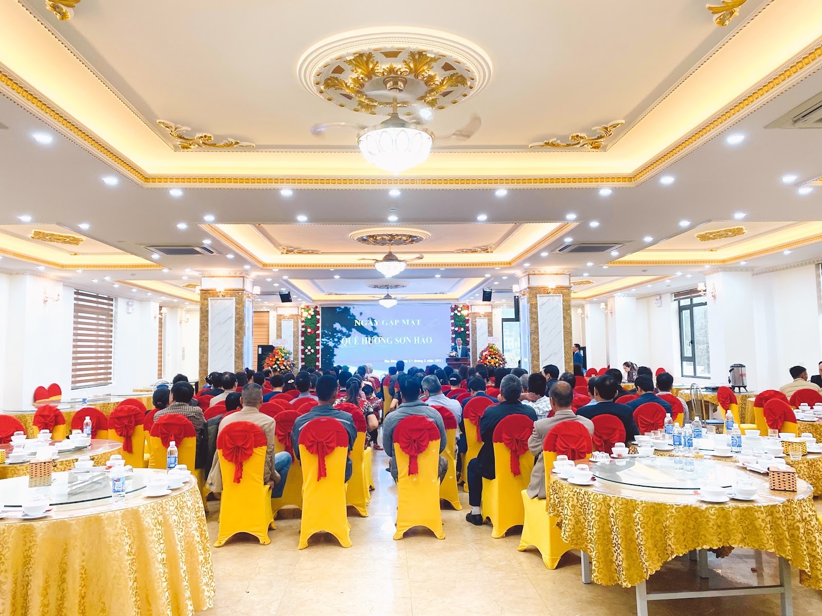 Gợi ý 5 nhà hàng Vân Đồn Quảng Ninh uy tín “chuẩn vị” địa phương 15 Nhà Hàng Lam Hồng 2