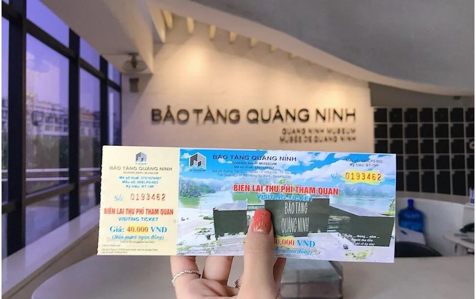 Du Khach Mua Ve Truc Tiep Tai Quay