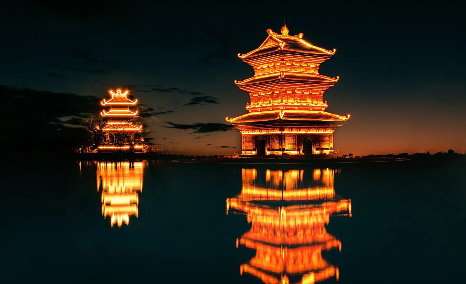 Chua Vang Ninh Binh Ve Dem