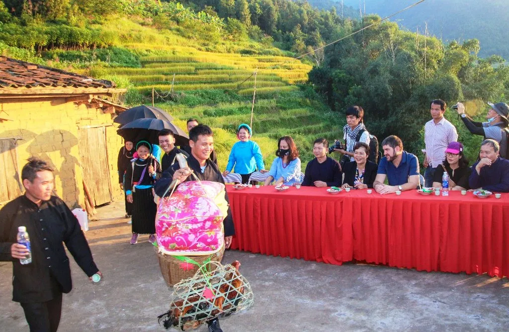 Gợi ý hành trình du lịch Quảng Ninh mùa đông: Đi đâu? Ăn gì? Ở đâu? 48 Tham Gia Nhung Le Hoi Dia Phuong Cua Nguoi Dan