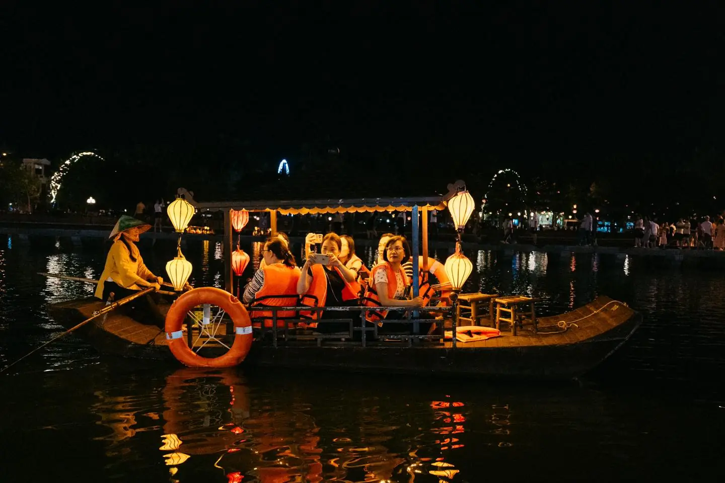 Tham Quan Pho Co Hoa Lu