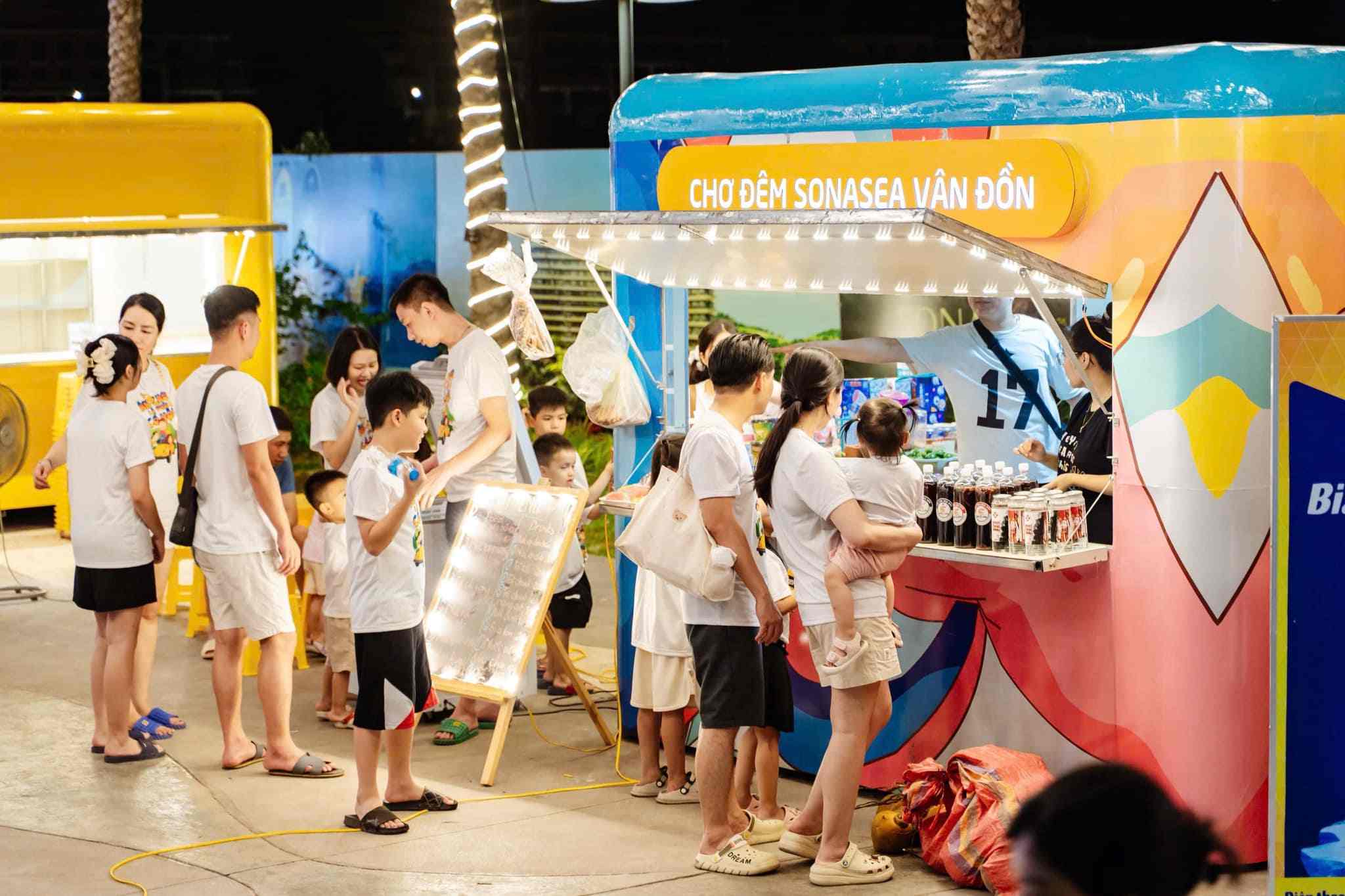 Ẩm Thực Đa Dạng Tại Chợ Đêm Vân Đồn