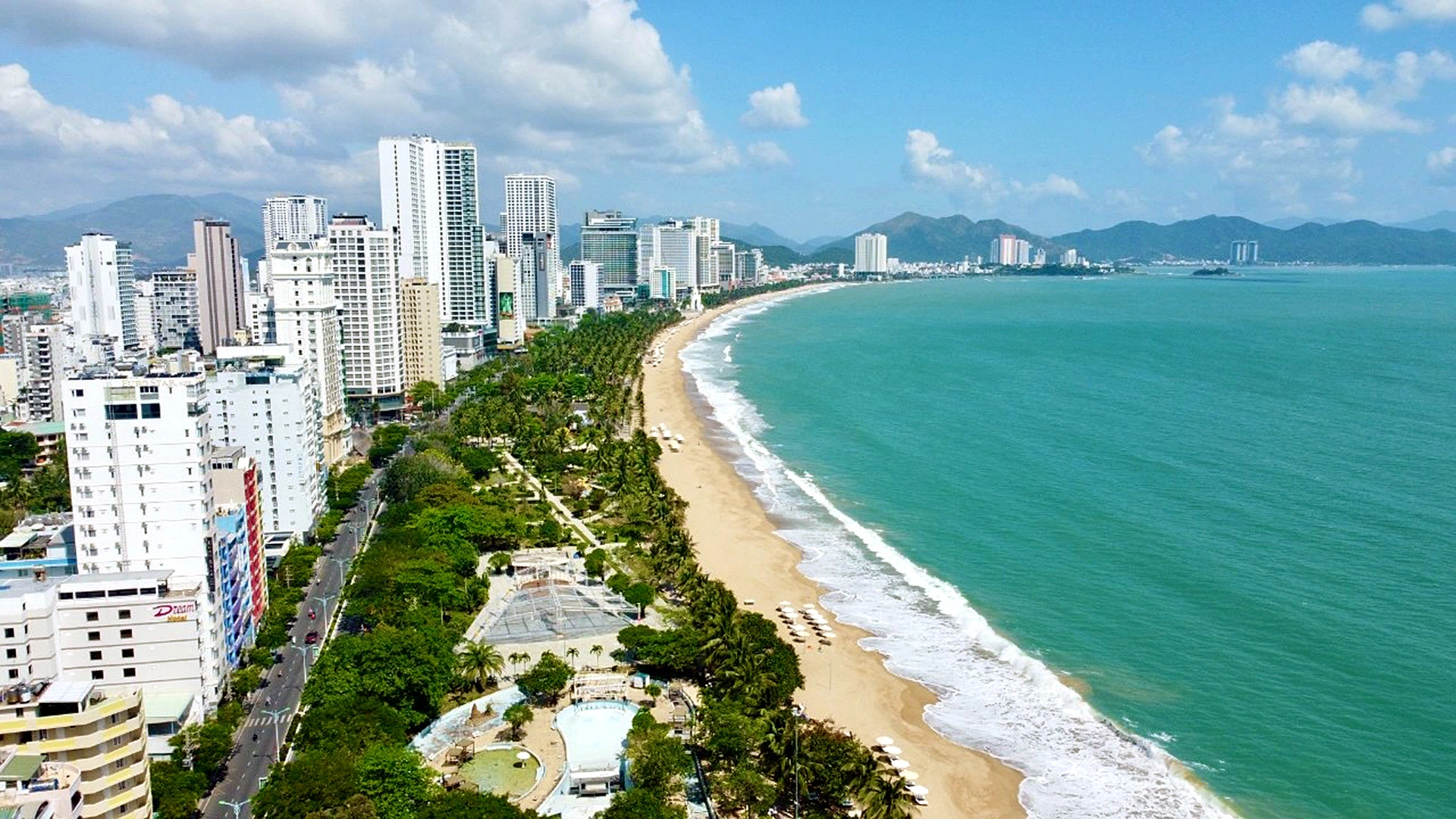 Tháng 4 đi biển nào đẹp nhất? TOP 5 địa điểm biển không nên bỏ lỡ